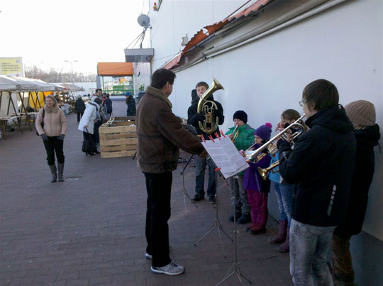 Harmonie na velikonočním jarmarku