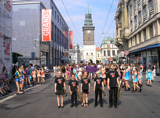 Harmonie v průvodu Zrcadlo umení