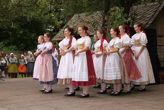 Soubor Perníček na folklorním festivale